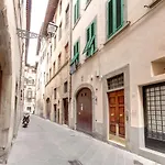 Velluti Apartment By Mamo Florence