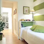 Elegant And Cozy City Center
