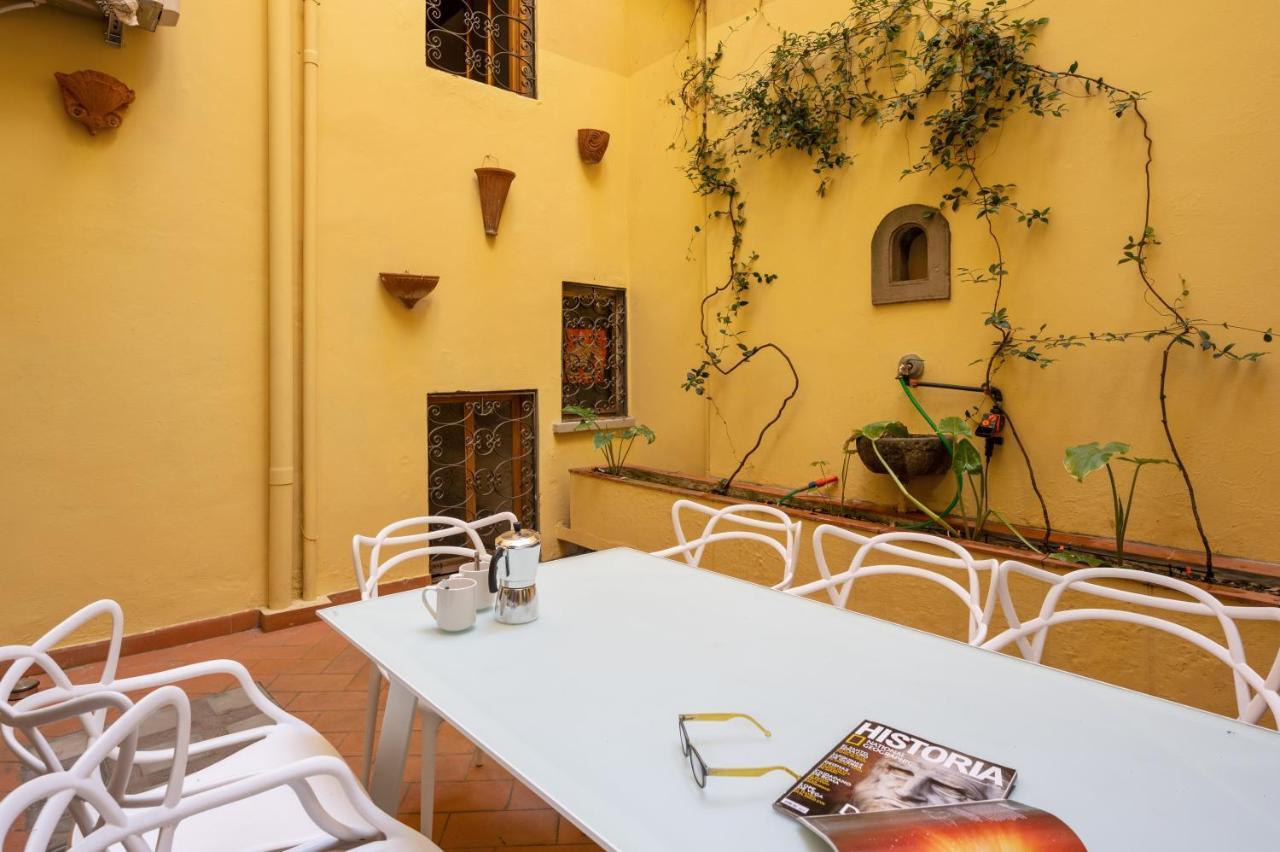 Palazzo Pitti With Terrace Appartement