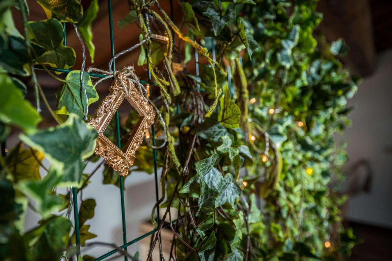Appartement Via Lamberti, 3 - Charming - Charming And Historic 5th-floor Attic With Elevator In A Building At The Heart Of Vibrant Florence, Just A 2-minute Walk From Attractions Florence