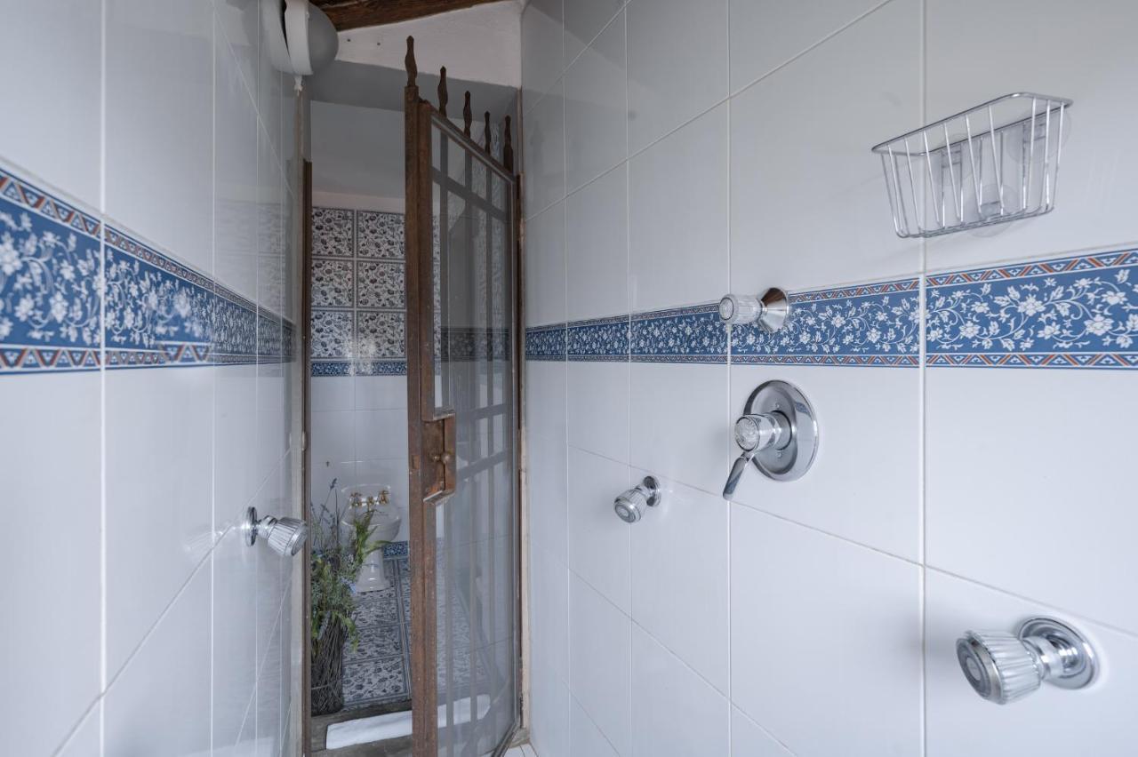 Via Lamberti, 3 - Charming - Charming And Historic 5th-floor Attic With Elevator In A Building At The Heart Of Vibrant Florence, Just A 2-minute Walk From Attractions Appartement *