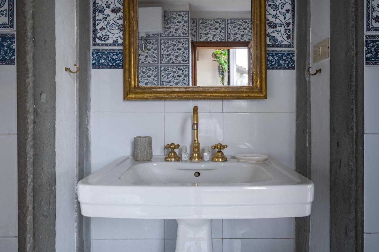Via Lamberti, 3 - Charming - Charming And Historic 5th-floor Attic With Elevator In A Building At The Heart Of Vibrant Florence, Just A 2-minute Walk From Attractions Appartement *