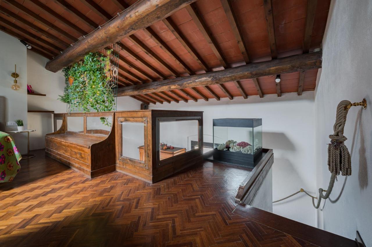 Appartement Via Lamberti, 3 - Charming - Charming And Historic 5th-floor Attic With Elevator In A Building At The Heart Of Vibrant Florence, Just A 2-minute Walk From Attractions