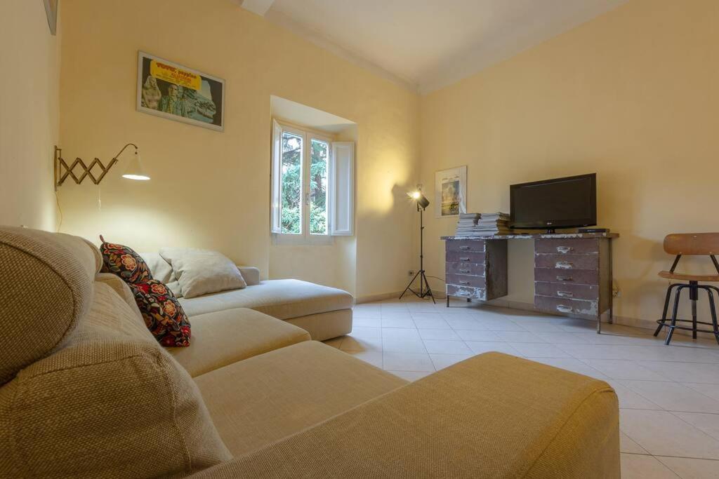Apartment Amble Vintage