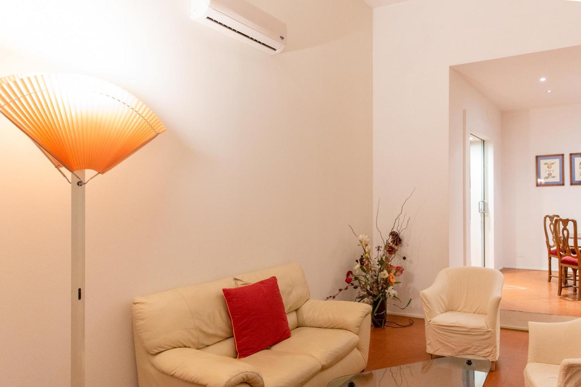 Stile & Comfort Near P. Signoria Apartment