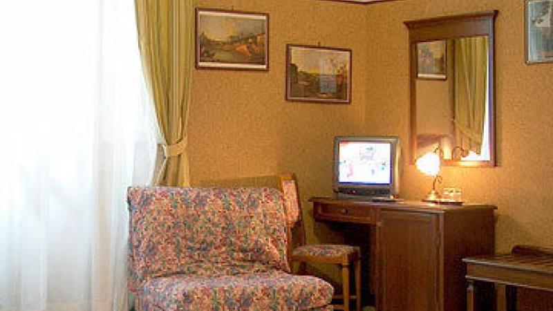 Giada Hotel 2*