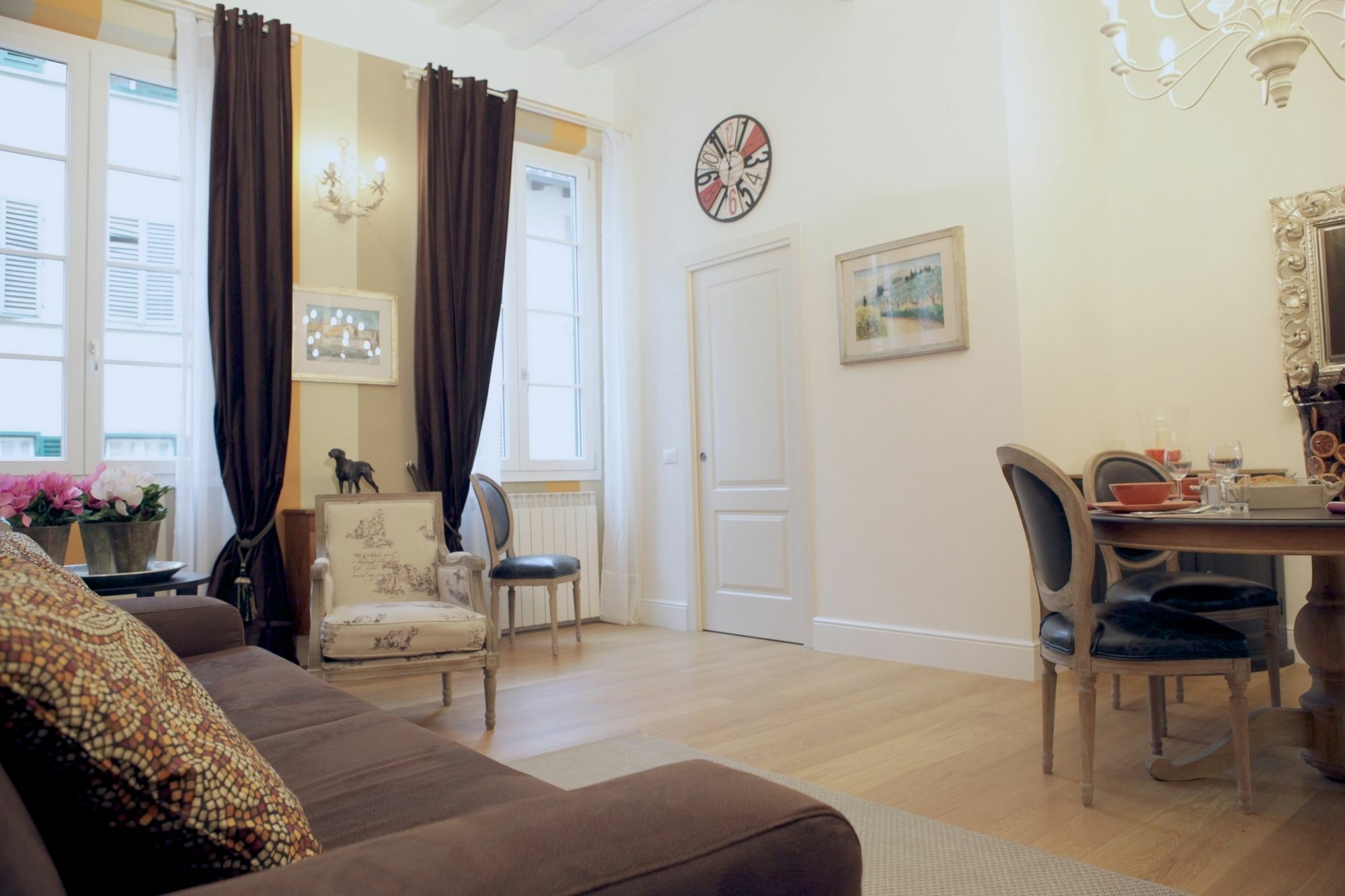 Apartment Elegant And Cozy Center
