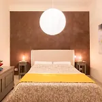 Cozy Hideaway In The City Center