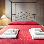 Sant\'Egidio Apartment