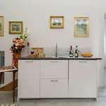 Central Station Apartment By Mmega