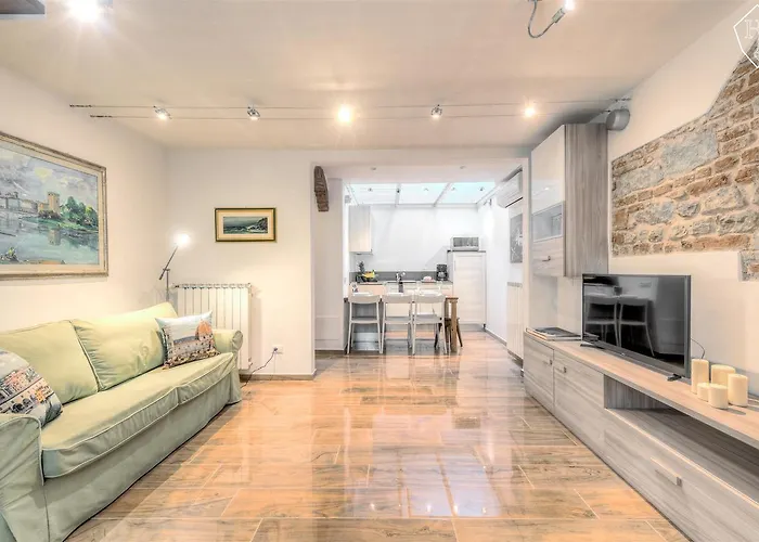 Signoria Elegant Apartment By Mmega