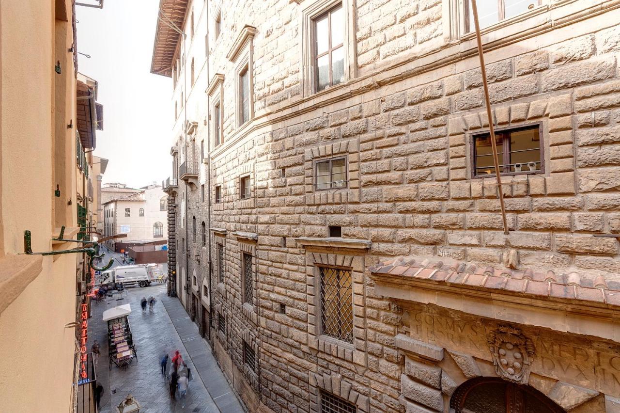 Leoni 10 * Florence