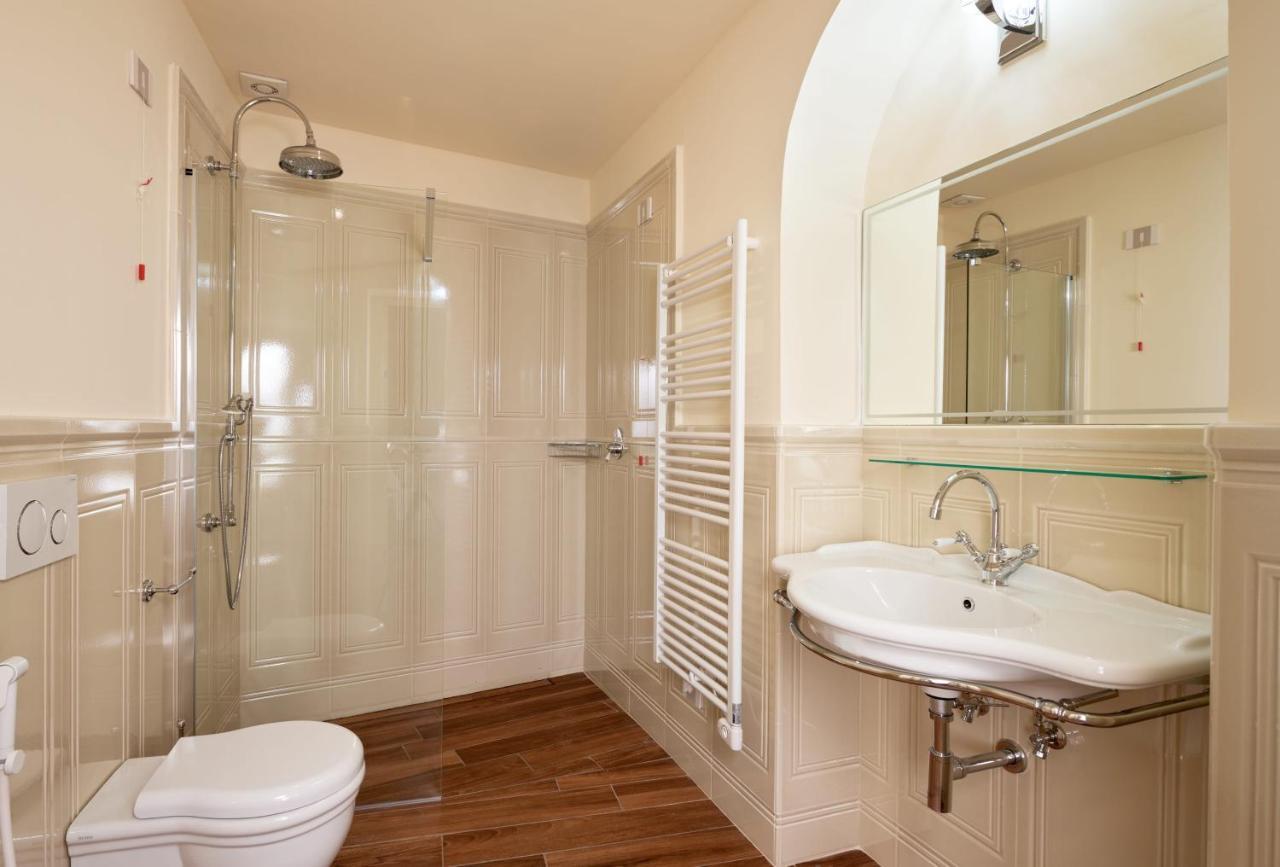 Bed & Breakfast Residenza Mondragone Florence