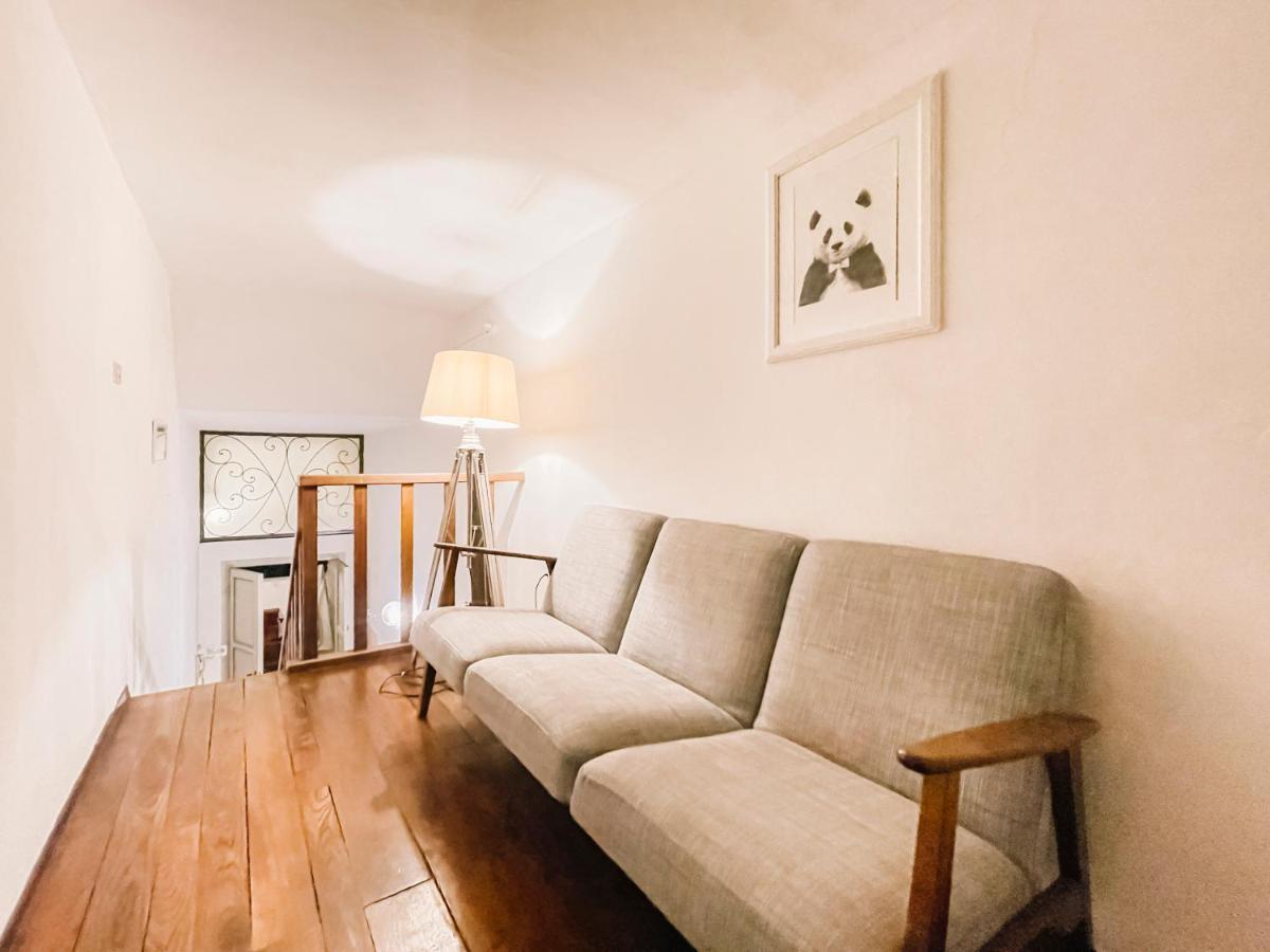 Appartement Ponte Vecchio Elegante Domus Florence