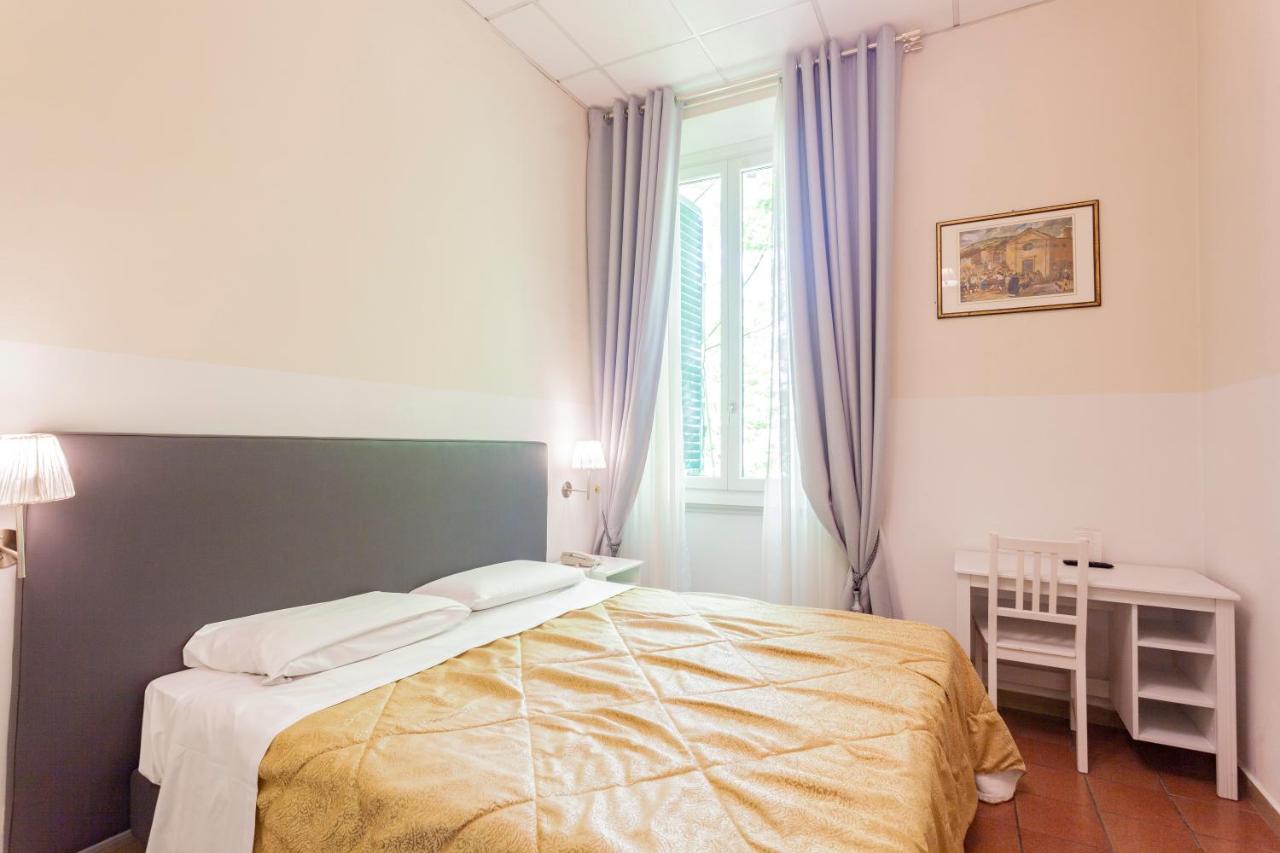 Hotel St. 2*