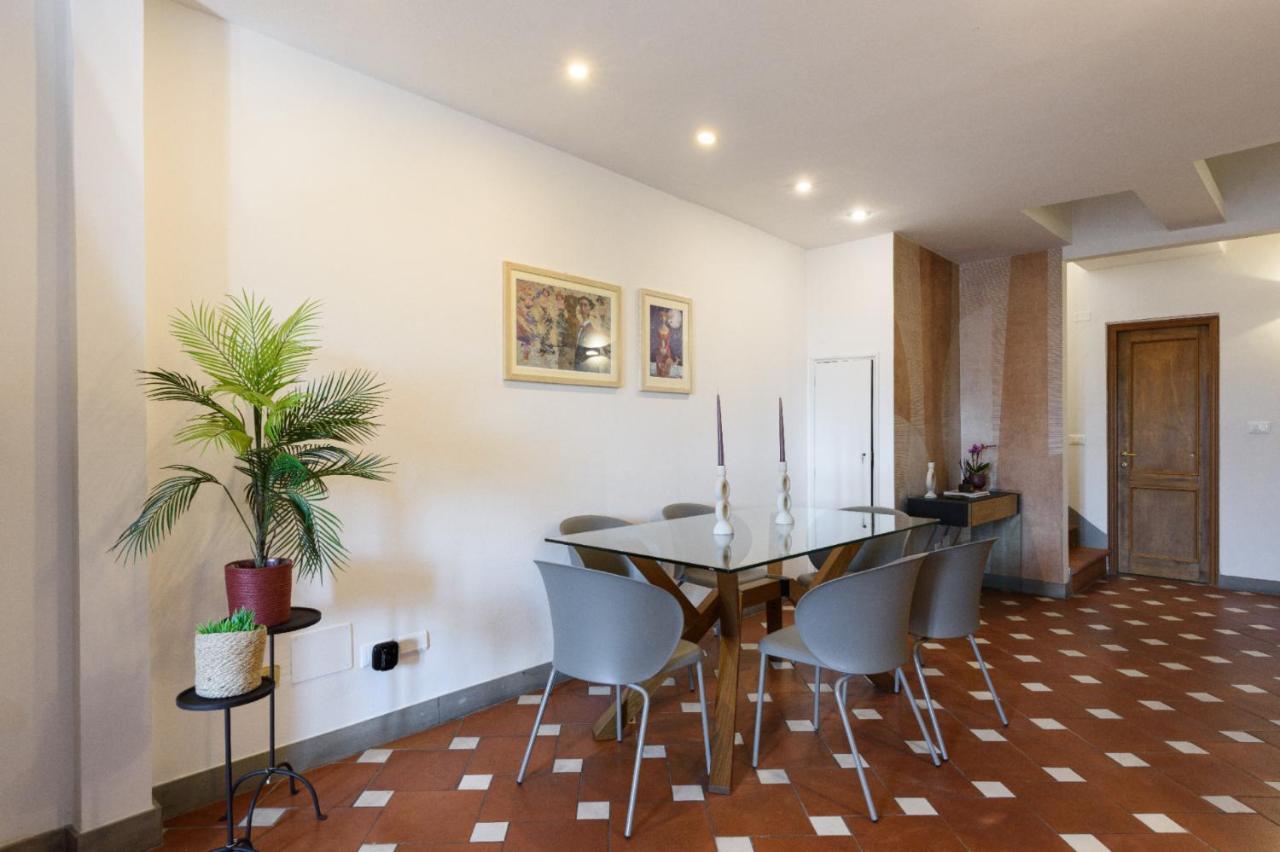 Florence- Faenza Terrace Apartment Florence