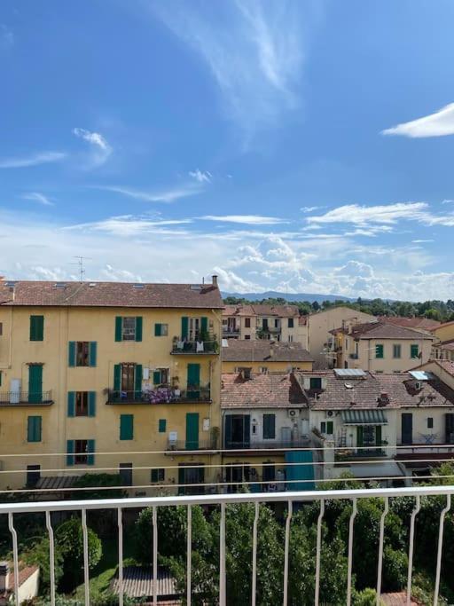 Lia's Home_ New Flat 2 Bedrooms W/balcony Apartment Florence