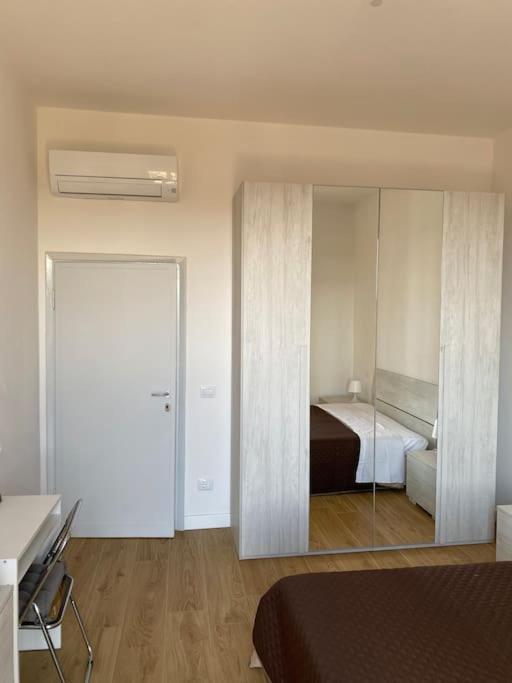 Lia's Home_ New Flat 2 Bedrooms W/balcony Apartment Florence