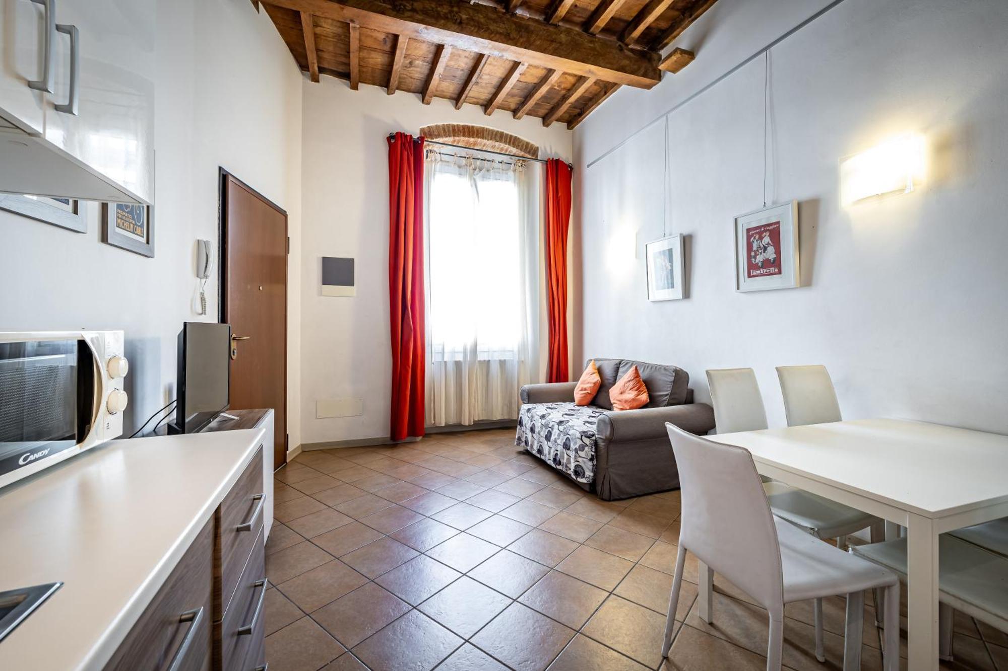 Roommo Beccaria * Florence