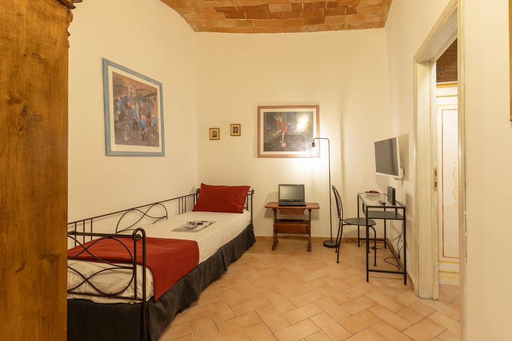 Apartment Santacroce Nest-hosted By Sweetstay Florence