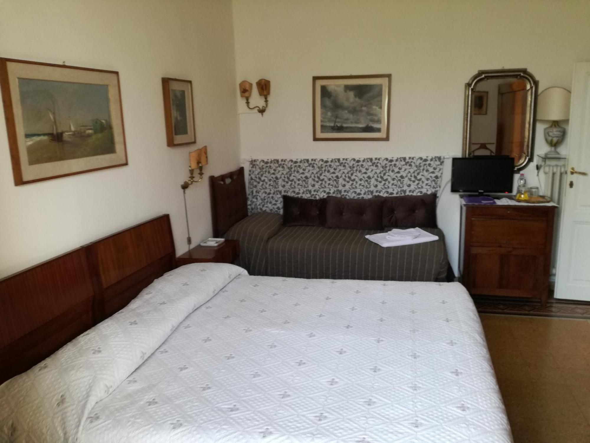 By Anna Guest house Florence
