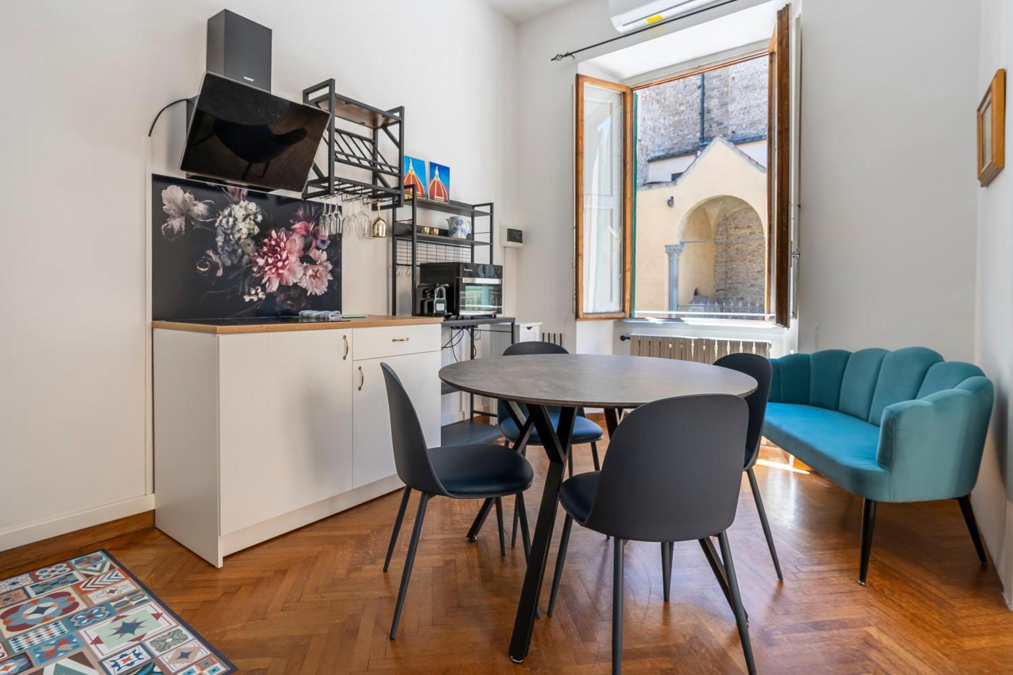 Bargellini 12 Apartment