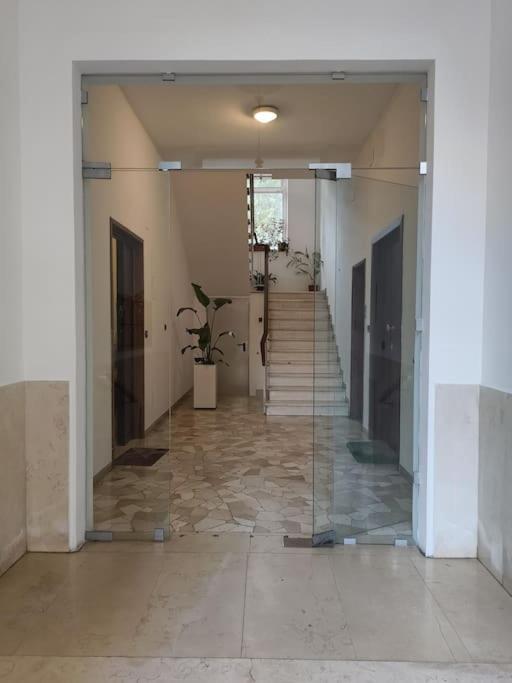 Apartment 2 Stanze