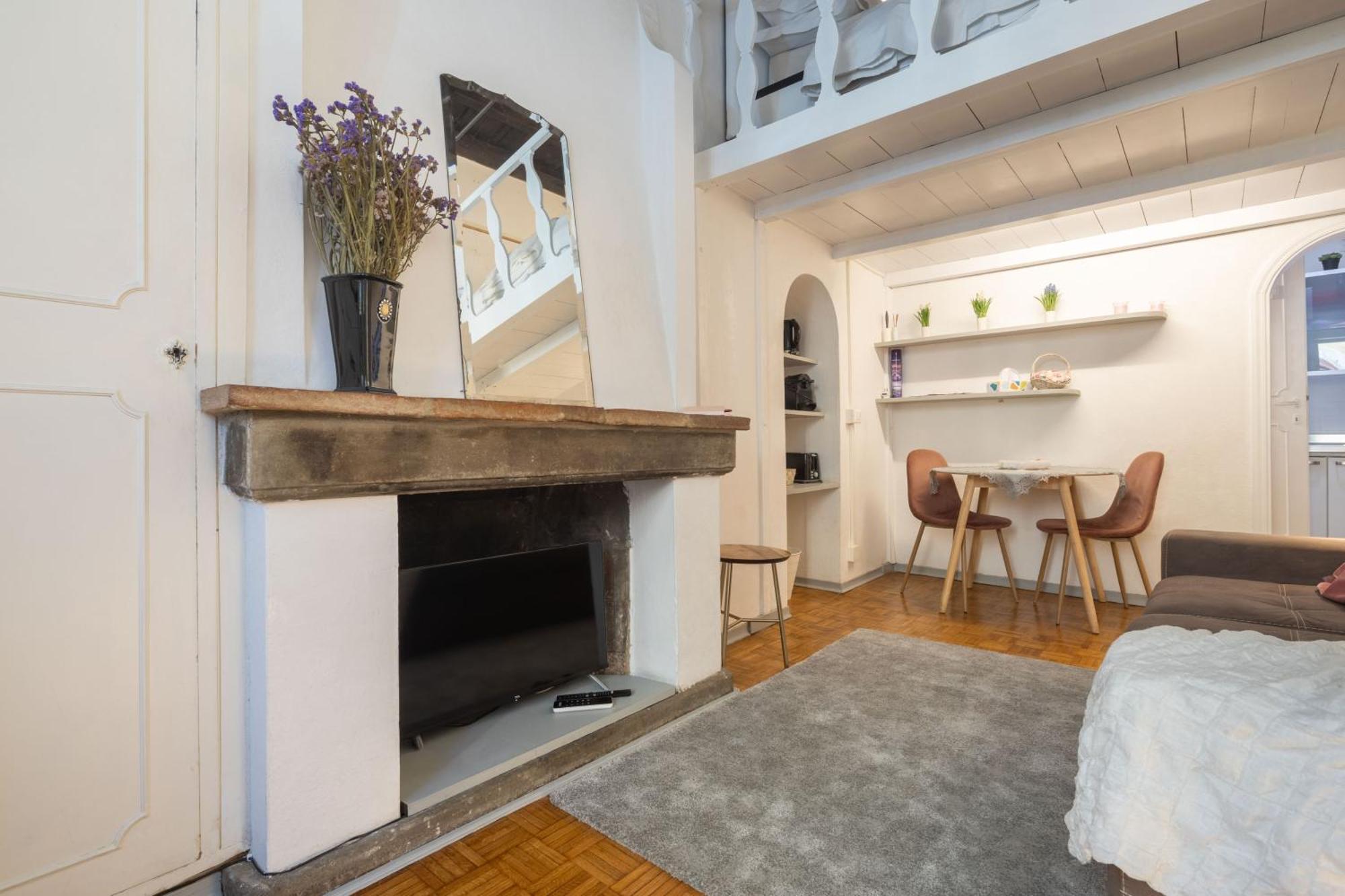 Apartment Charm Flat In Center Florence