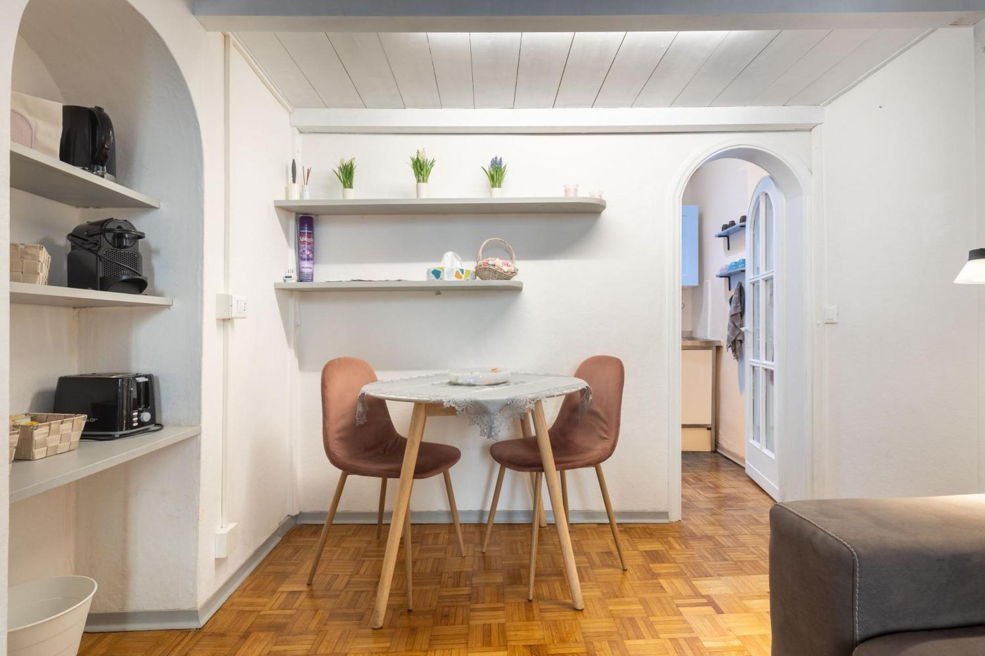 Apartment Charm Flat In Center
