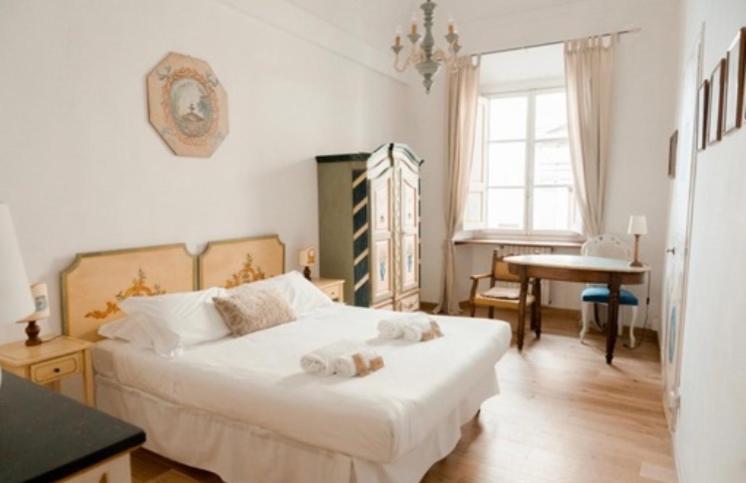Artistic Apartment