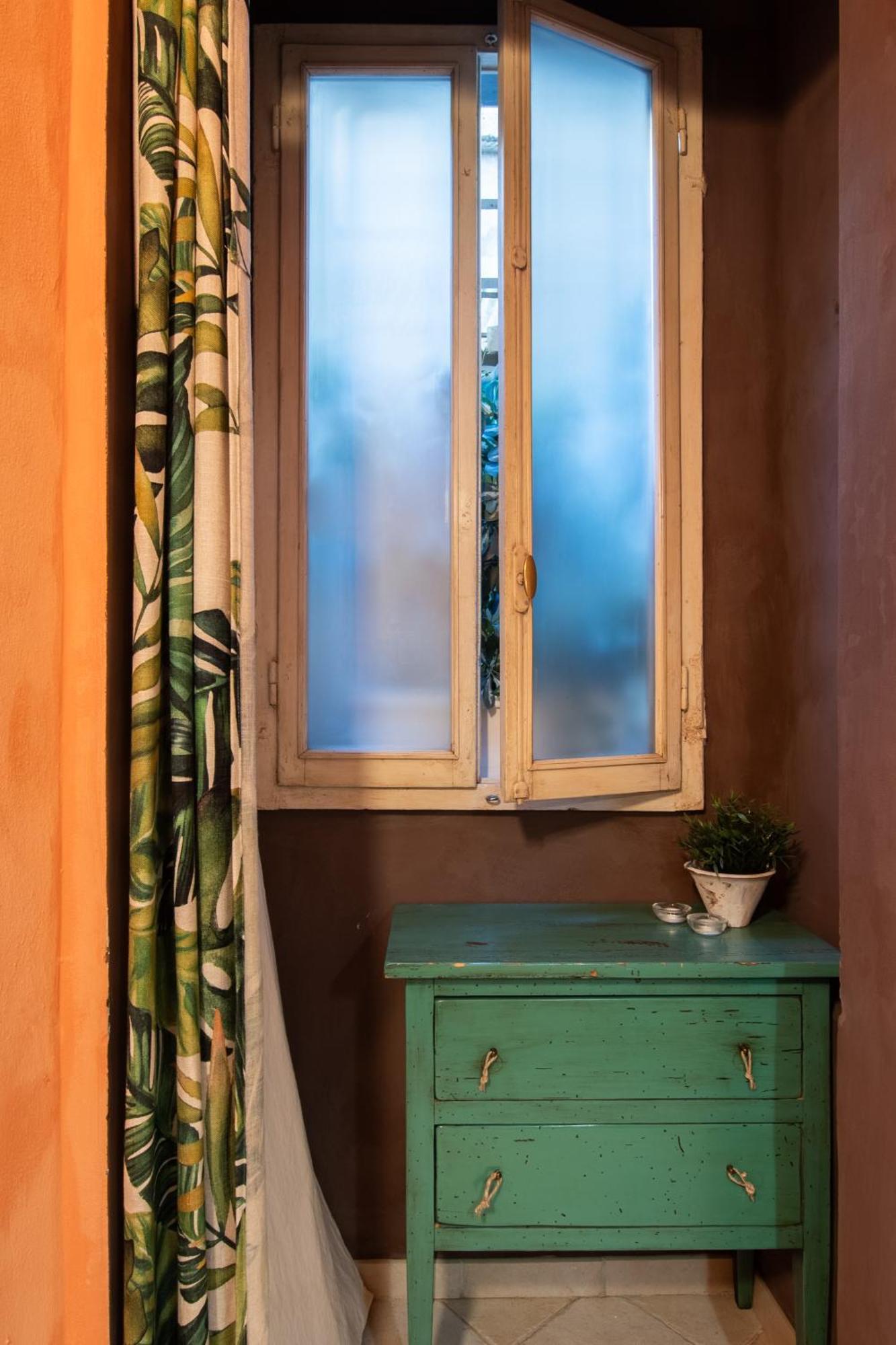 Cozy Hideaway In The Center Apartment *