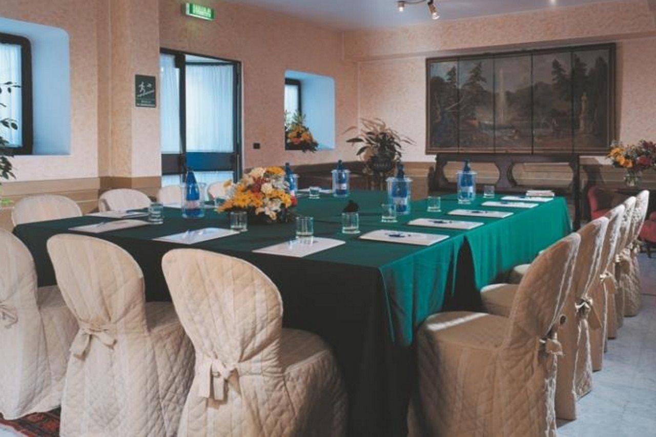 Aparthotel Select Executive 4*