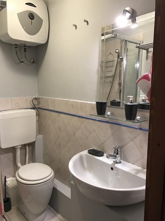 Dante & Beatrice Suites Apartment