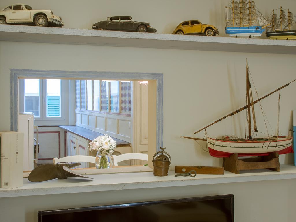 Navy Blue Sant'ambrogio Apartment