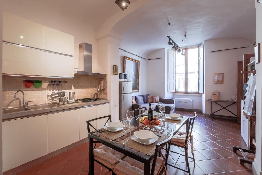 Art Apartment *