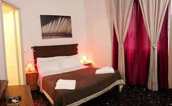 Bed & Bed Peterson Couette-café 2*