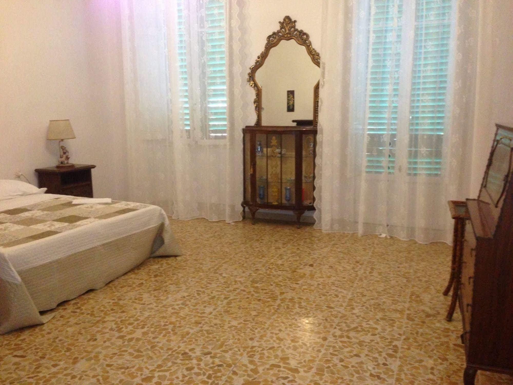 Alex Hostel