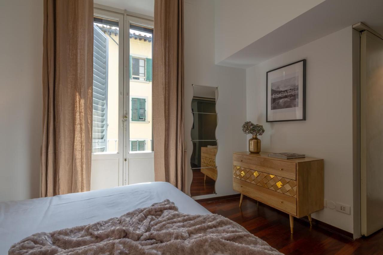 - Novella Balcony Florence