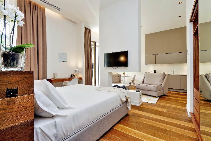 Numa Aparthotel 4*