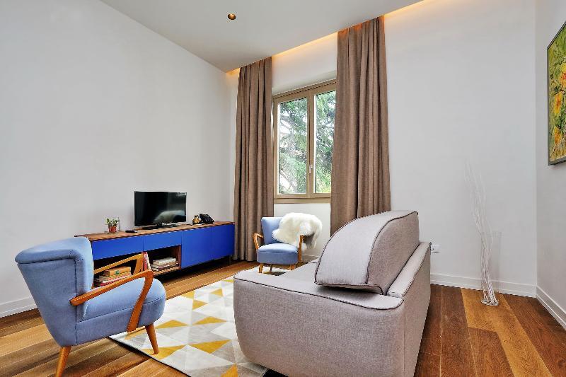 Numa Aparthotel 4*