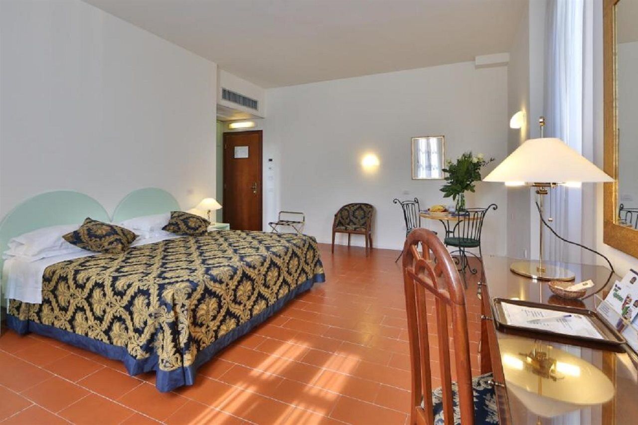 Hotel Neroli - Place Of Charme 4*