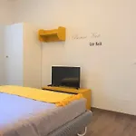 Elegant Yellow Apartment In San Gallo Firenze