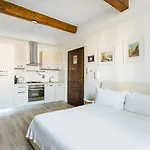 Florence Liona Apartments
