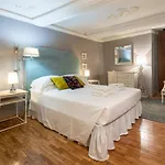 Uffizi Romantic Flat By Mmega