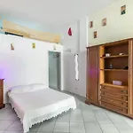 Essenza Holiday House