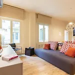 Lizzy\'S Apartment
