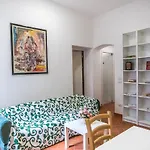 Room In An Apartment Close To The Train Station