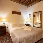 Banchi Apartment