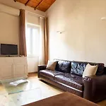 Modern, Bright Near Boboli Gardens & Santo Spirito - Homeunity