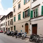 Modern, Bright Near Boboli Gardens & Santo Spirito - Homeunity